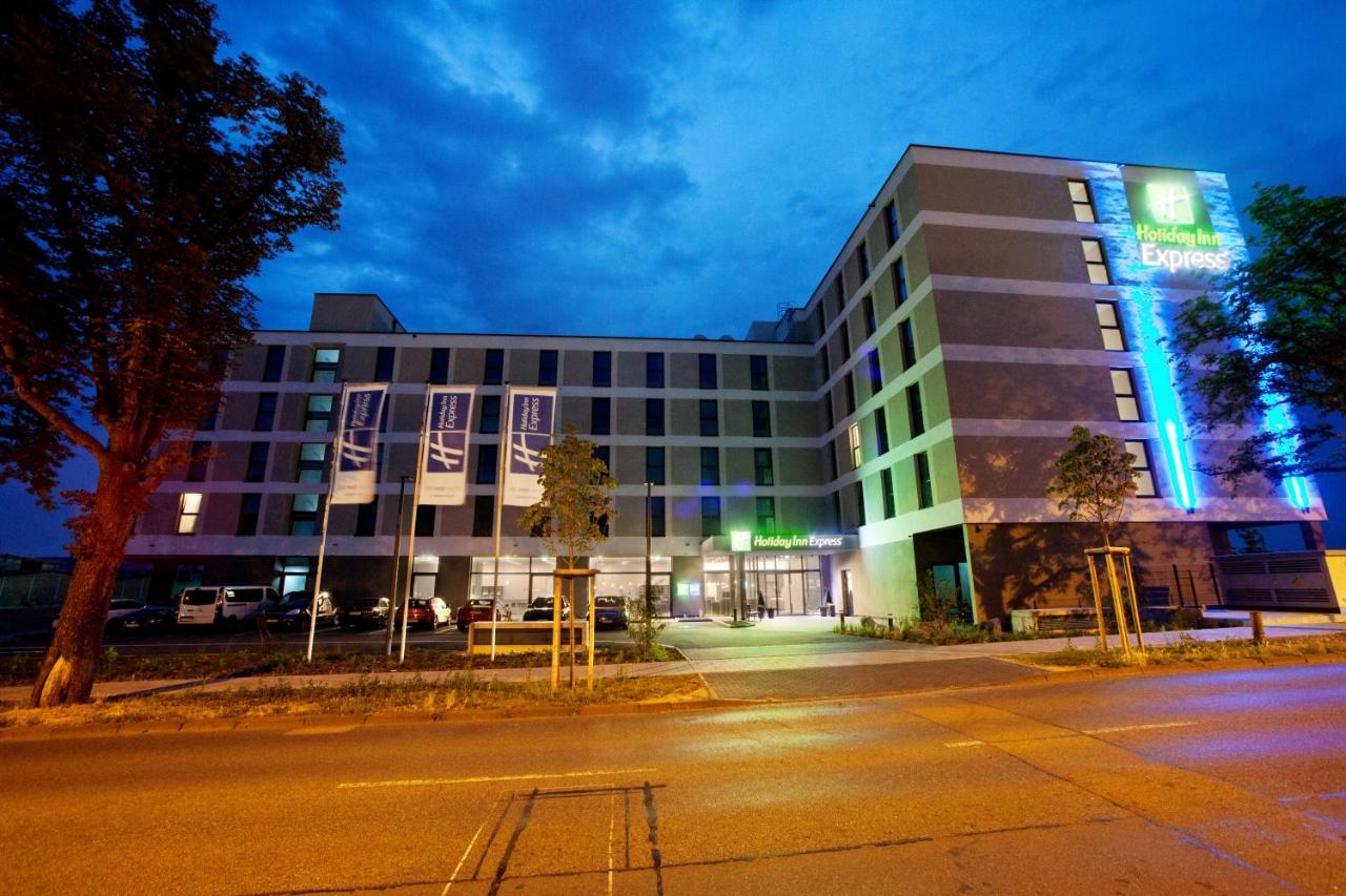 Holiday Inn Express - Darmstadt By Ihg מראה חיצוני תמונה