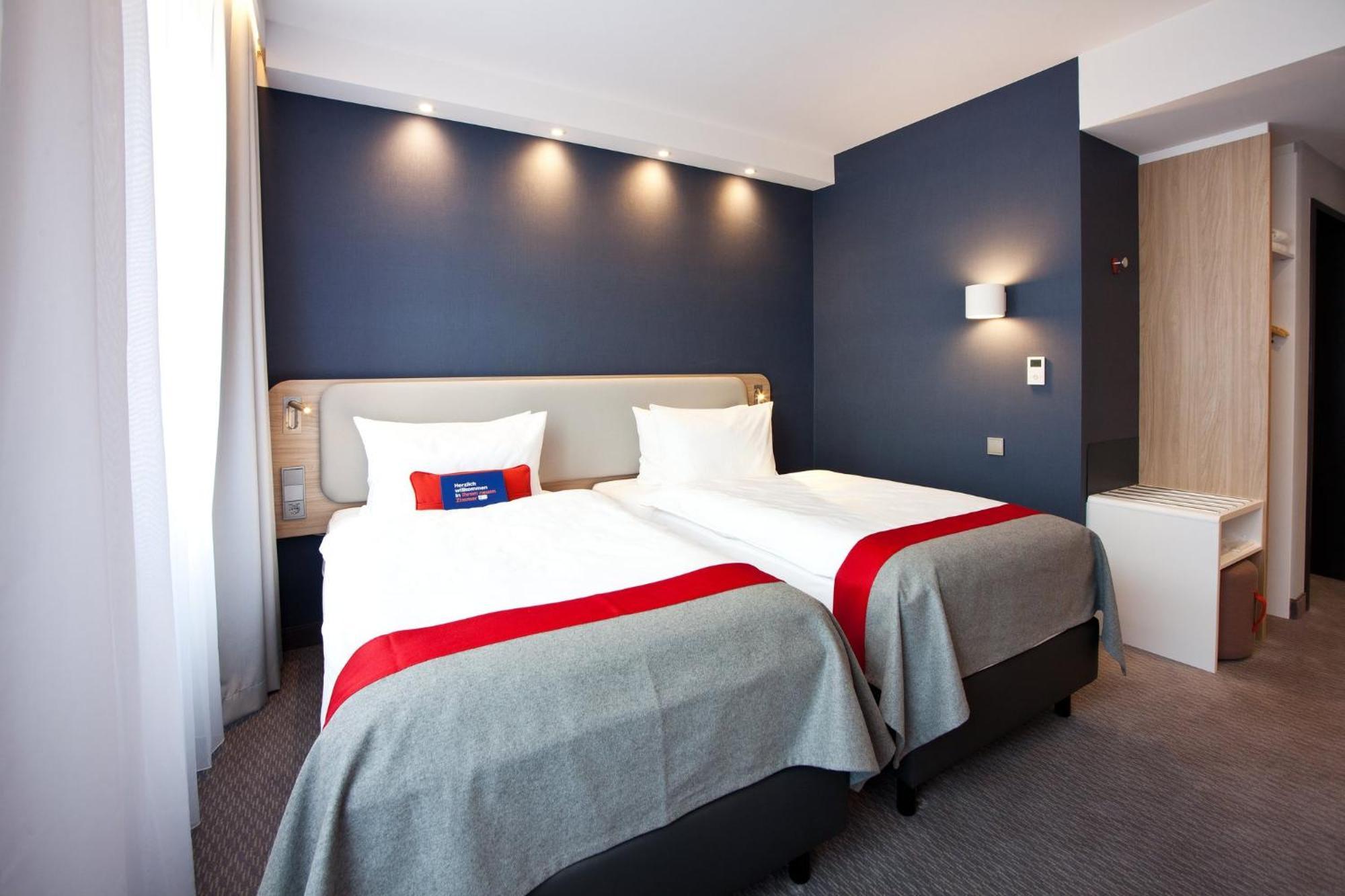 Holiday Inn Express - Darmstadt By Ihg מראה חיצוני תמונה