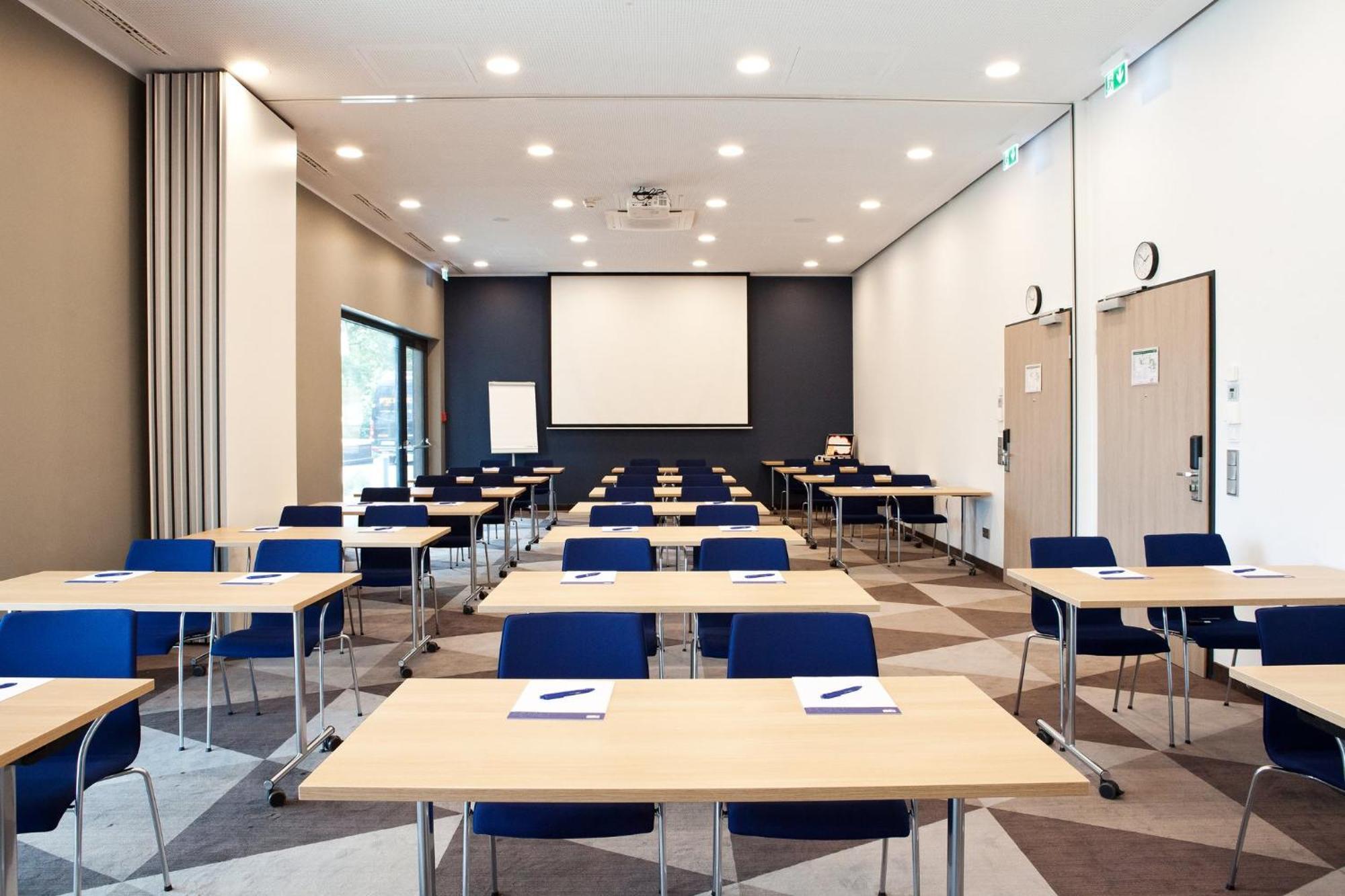 Holiday Inn Express - Darmstadt By Ihg מראה חיצוני תמונה